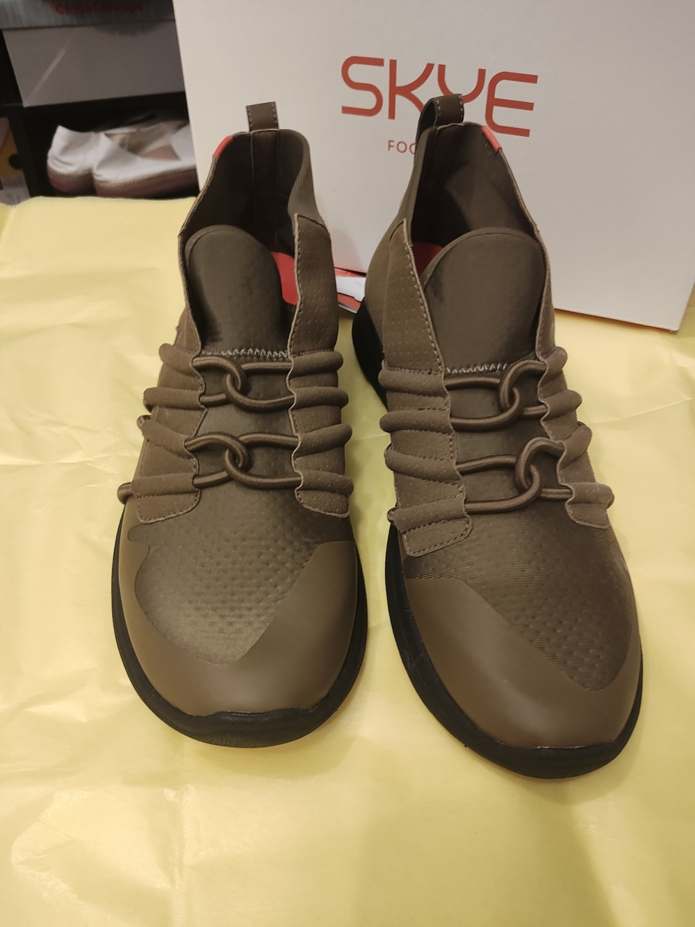 Skye Men's Olive Slip-On Athletic Sneakers 9